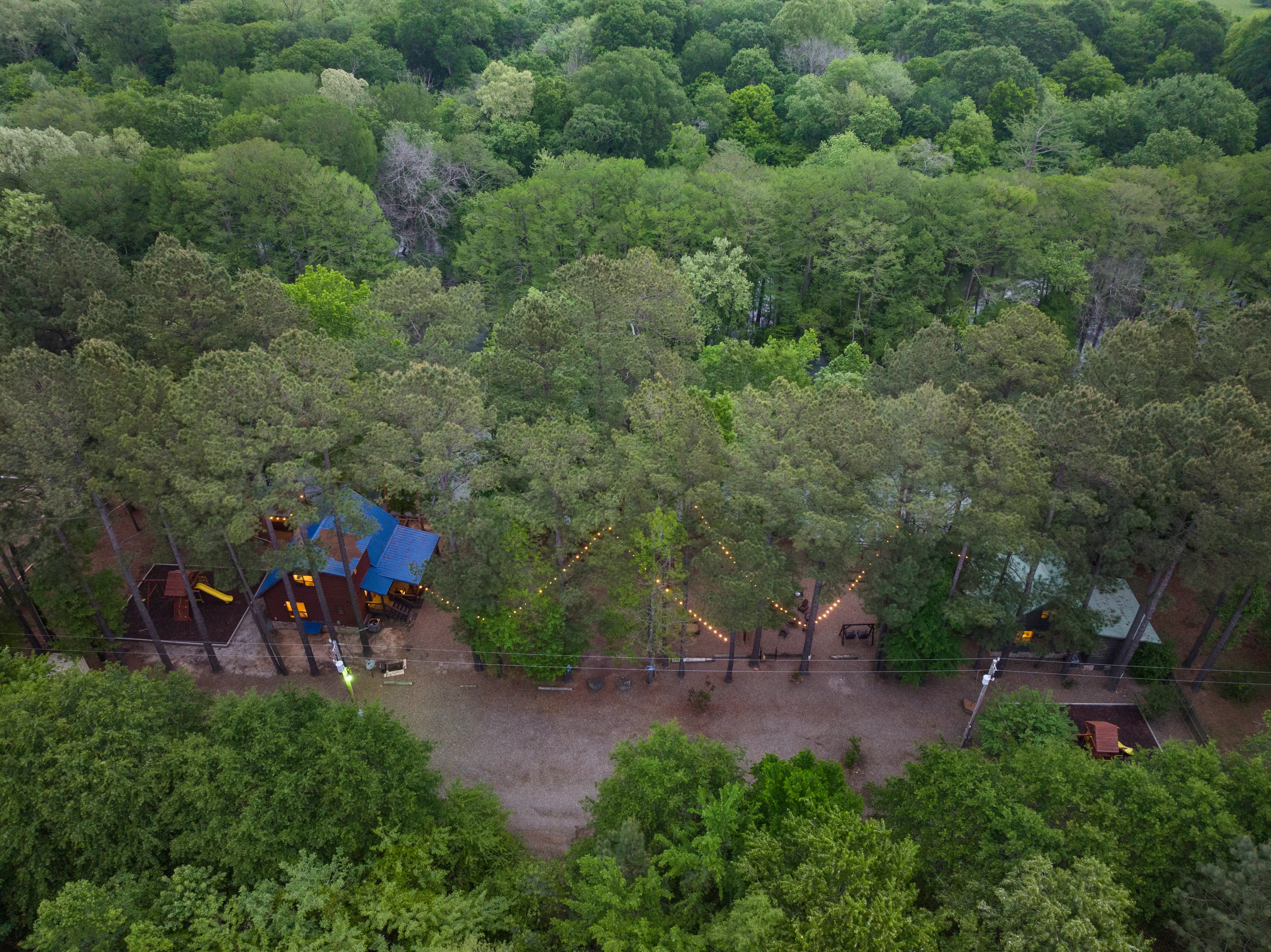 Kingfisher and Grandview sit next to each other but are separated by privacy panels. Rent both for larger groups!