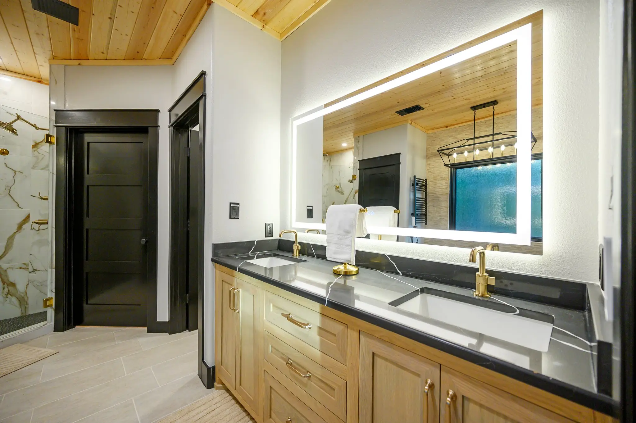 The master bath has everything you could possibly want in a bathroom.