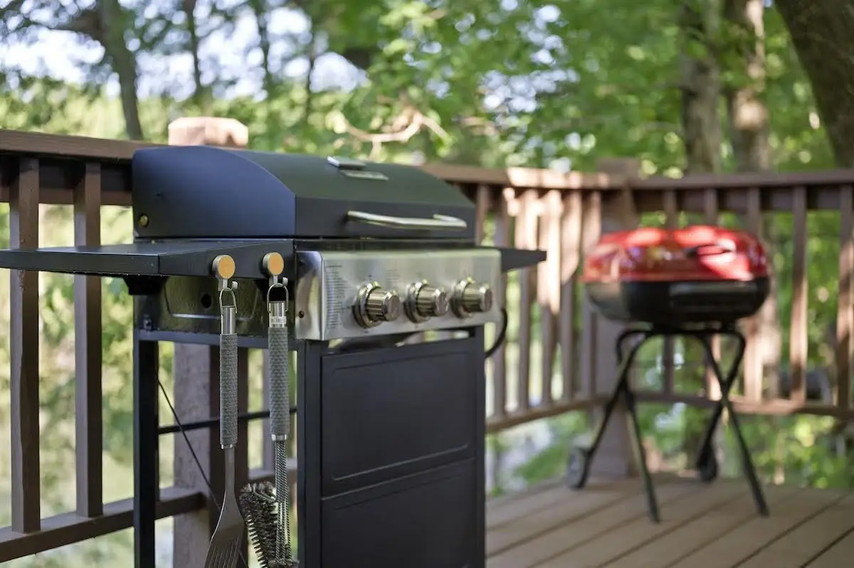 Both propane and charcoal grills on site!