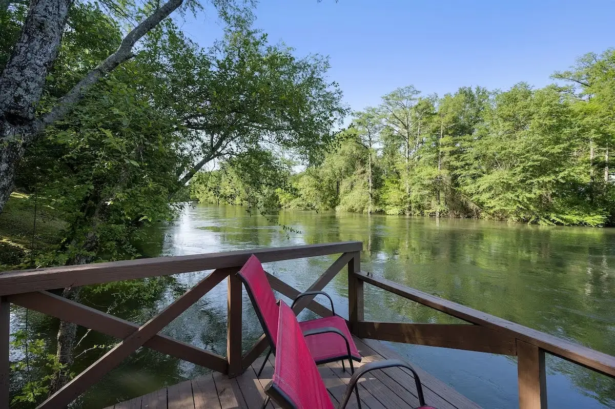 Unbeatable views of the lower Mountain Fork River!