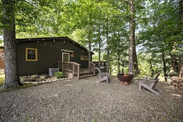 Viney's on the River cabin