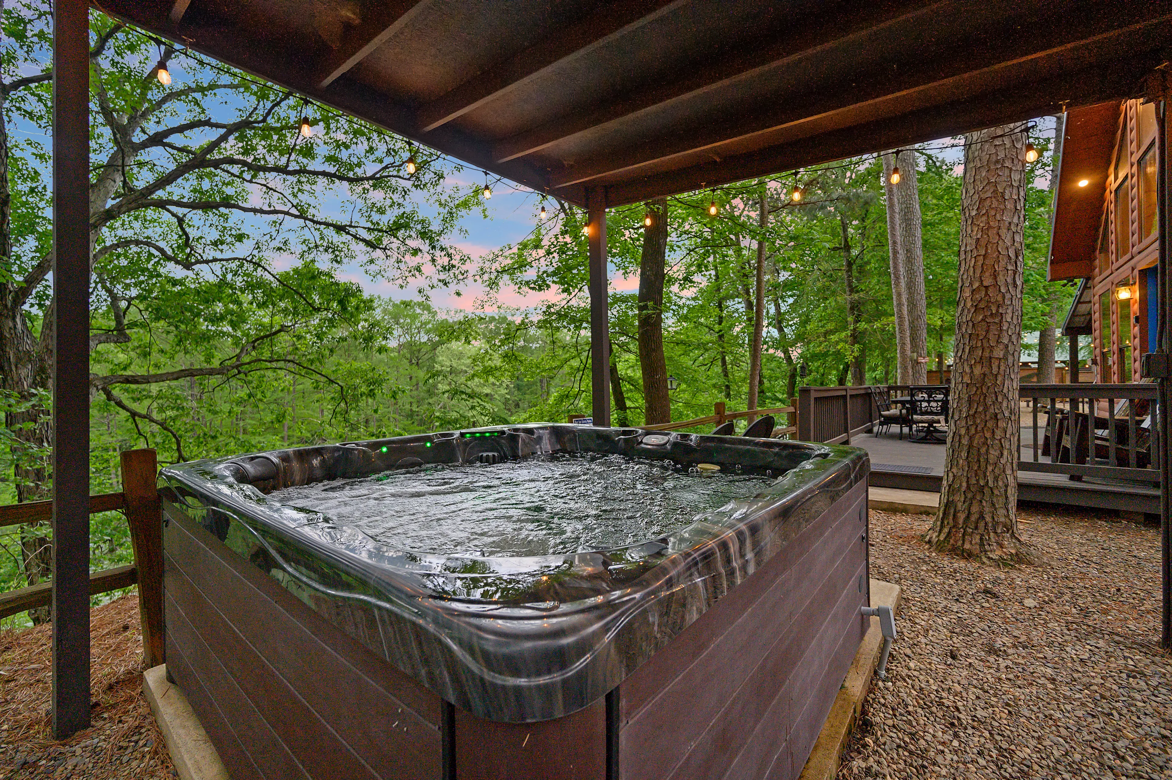 Huge 8-person hot tub with river views!