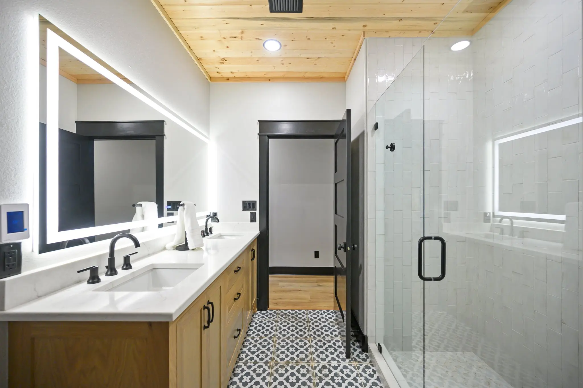 Secondary master's bath