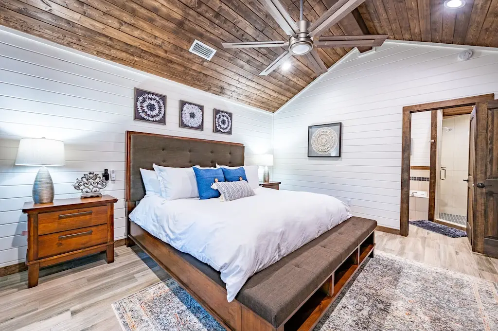 Secluded master king suite