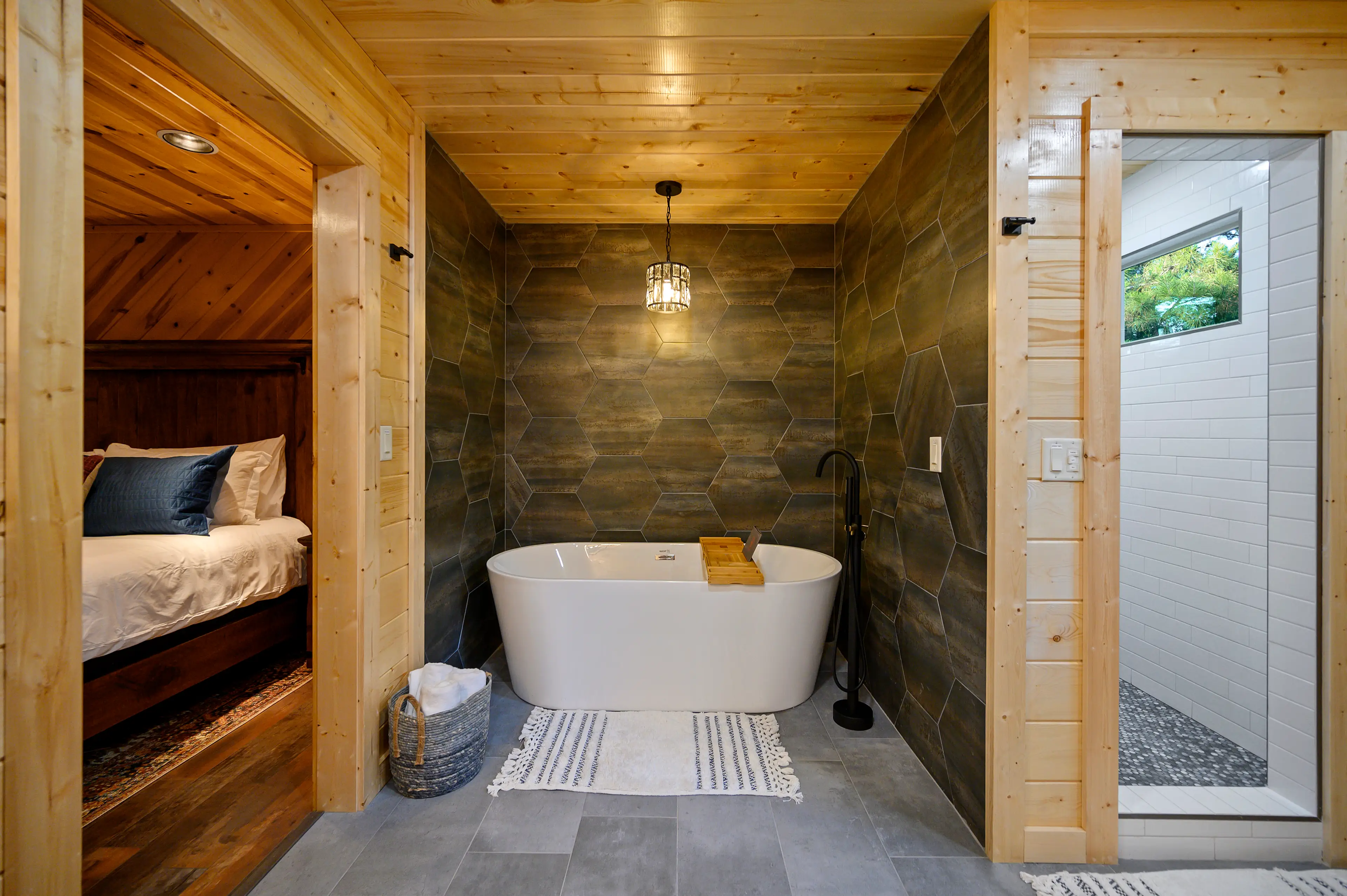 Melt your cares away in this super nice soaking tub!