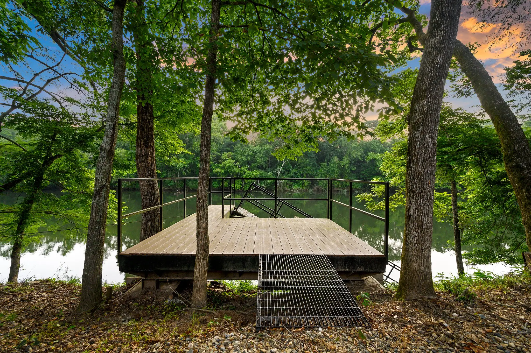 Please note the lack of handrails and fencing between you and the river!