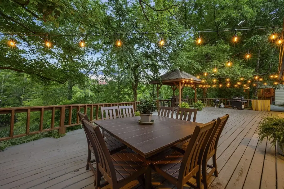 The outdoor upper porch/deck!