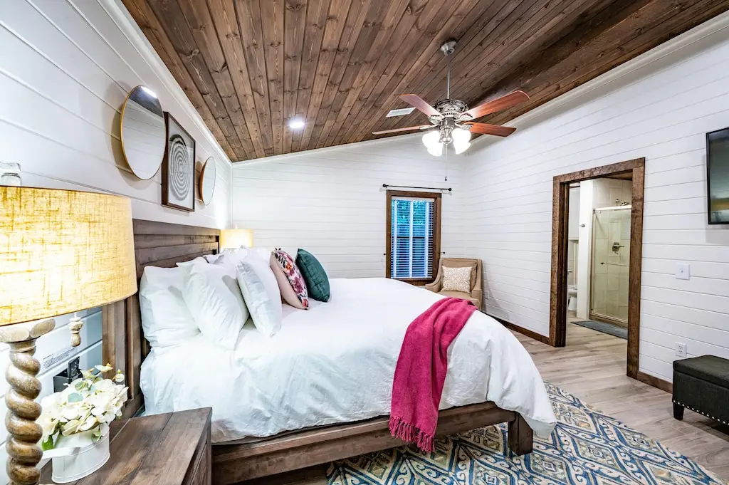 All bedrooms have luxury linens.