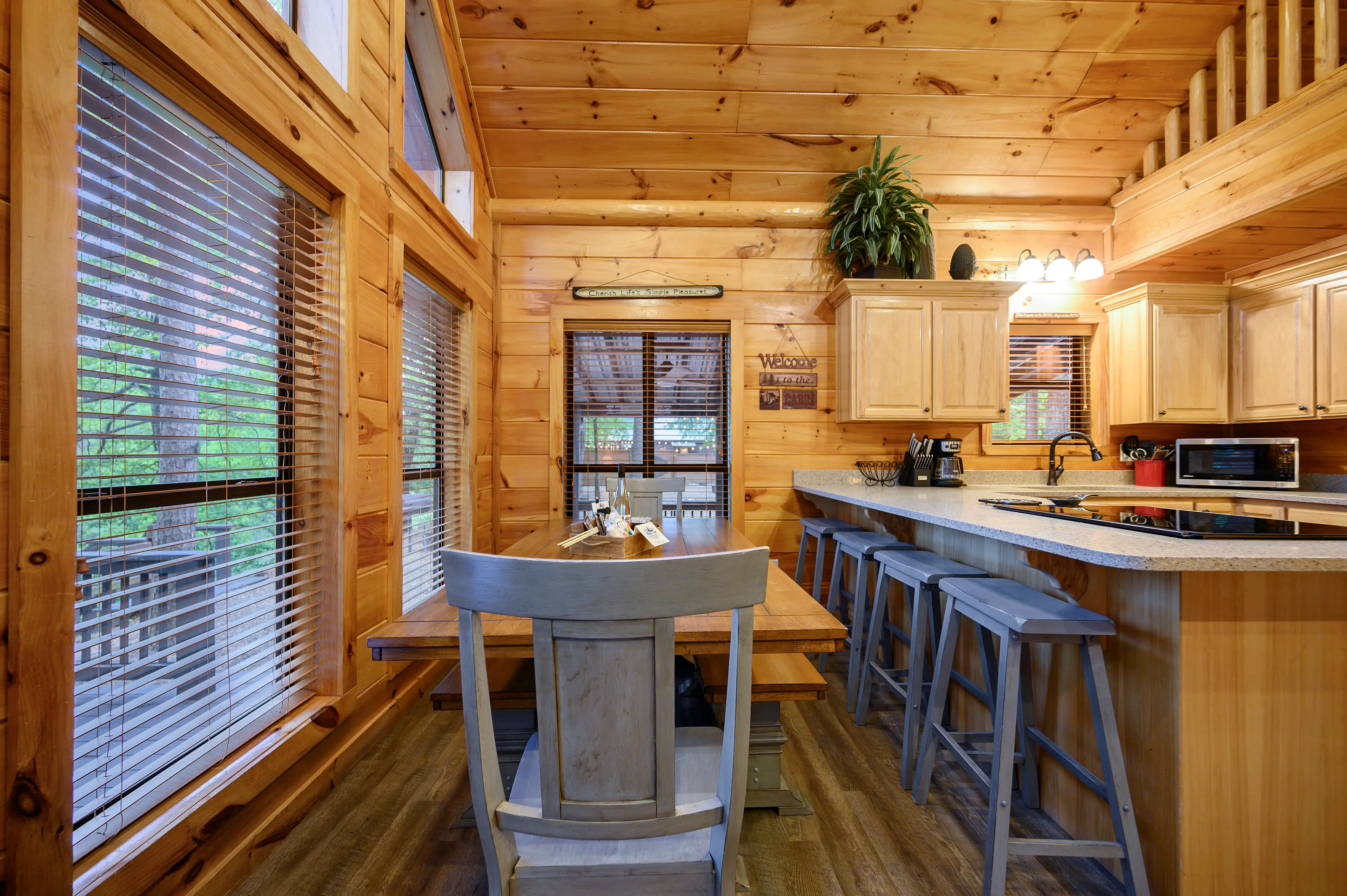 Enjoy the view during meals!